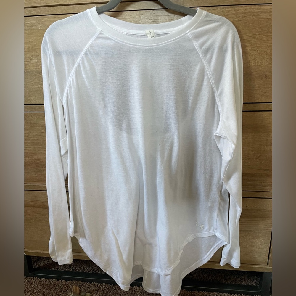 LG Women's Under Armour workout shirt